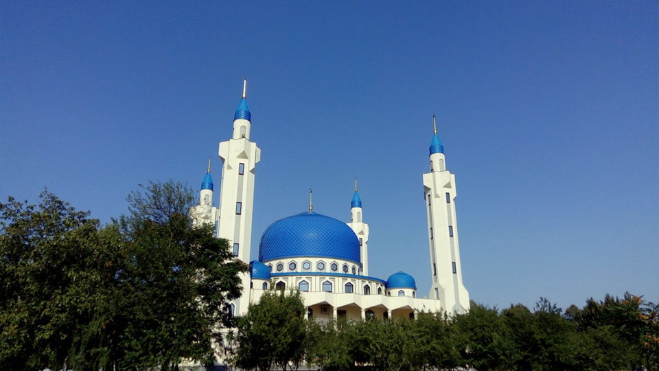 Вид на мечеть в Майкопе