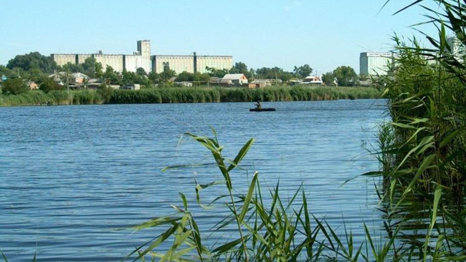 Озеро в Новопокровской